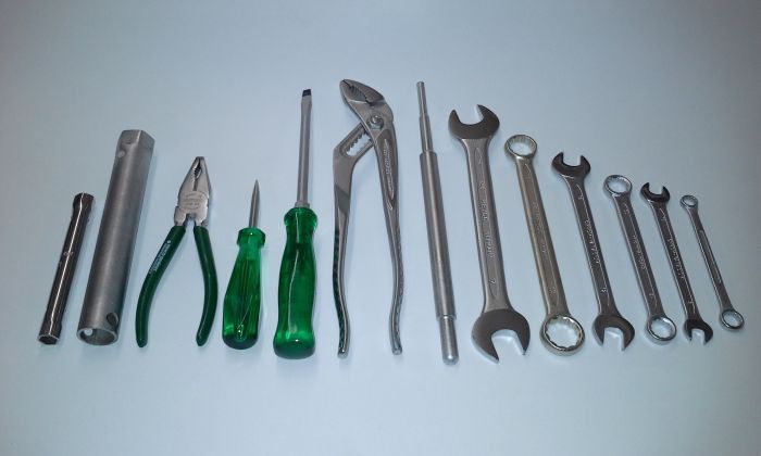 (E9 2.5CS-3.0CSL) Loose Tools from Tool Kit