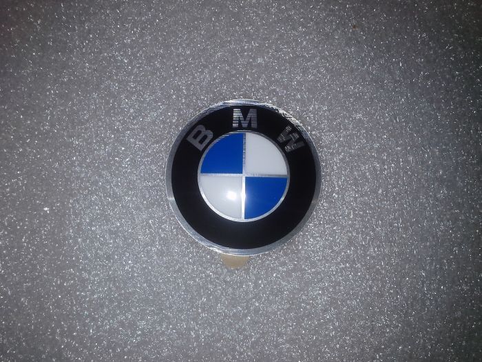 (02 models) 45mm BMW Hub Cap Emblem 73>