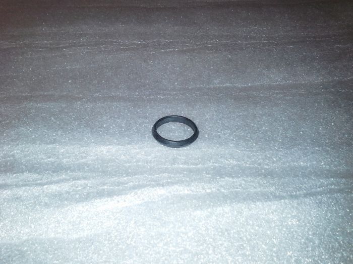 (E9 2.5CS-3.0CSL) Distributor Shaft Sealing Ring