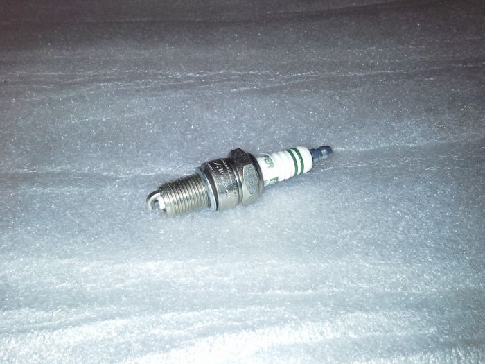 (E9 2.5CS-3.0CSL) Spark Plug Bosch W8DC